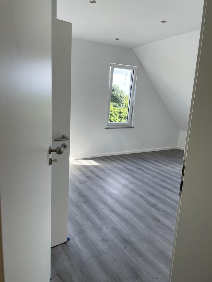 Erstbezug: Stilvolle 1,5-Zimmer-Dachgeschoßwohnung in Wremen