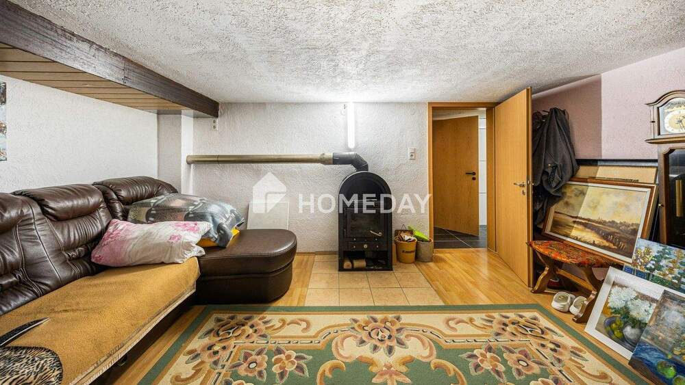 Modernisiertes Einfamilienhaus mit flexibler Aufteilung, viel Platz und großem Garten 7 zimmer