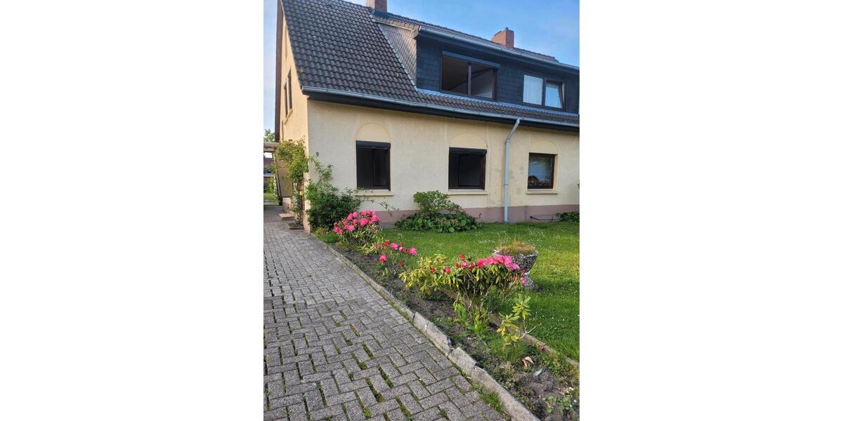 Doppelhaushälfte Brake (Unterweser) - 4 Zimmer, 128 m&sup2;, 1.250&euro; | Angebot:26523116