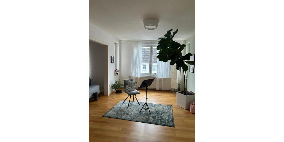 Etagenwohnung Bremerhaven Geestemünde - 4 Zimmer, 94 m&sup2;, 723&euro; | Angebot:26069411