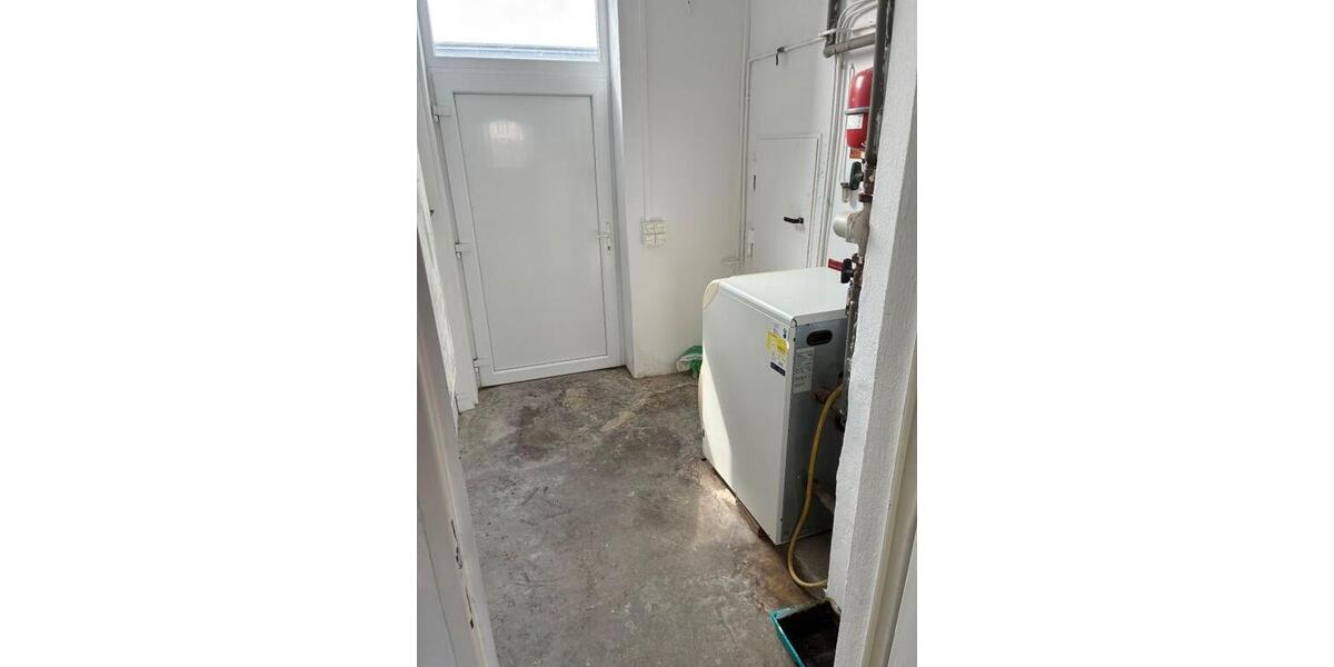 Provisionsfrei* Gewerbehof - 2 Bürogebäude, 240 m² Lager & 13 Garagen direkt am Wasser - Gewerbeobjekt Bremerhaven Fischereihafen (Stadtteil) | Angebot:24480932