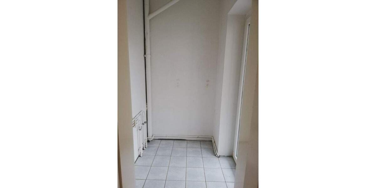 2-Zimmer-Wohnung mit großem Balkon gegenüber vom Leher-Bahnhof! 2 zimmer