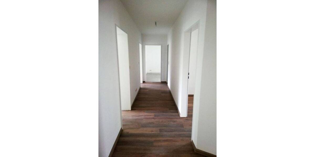 Etagenwohnung Bremerhaven Geestemünde - 4 Zimmer, 111 m&sup2;, 725&euro; | Angebot:26826848