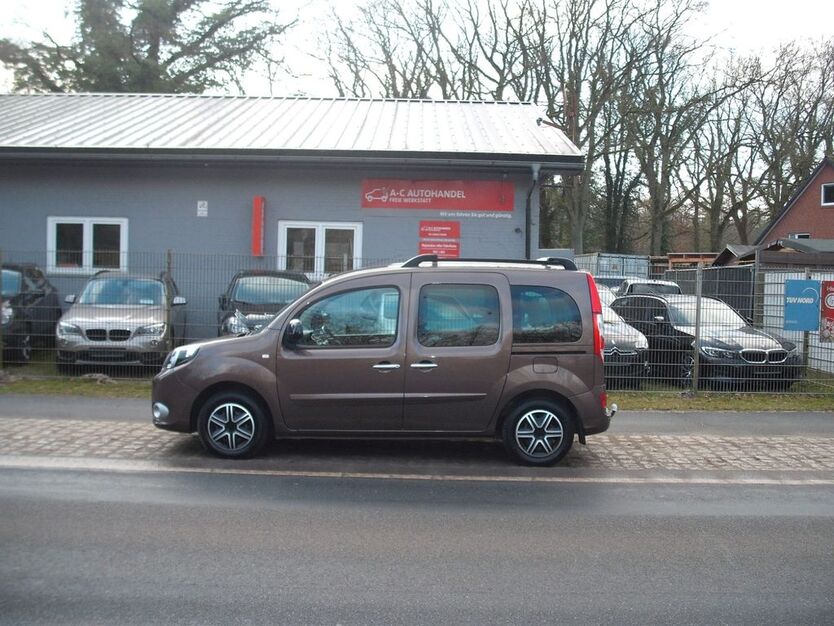 Renault Kangoo 172.595 km 8.900 € Loxstedt-Hahnenknoop 27612
