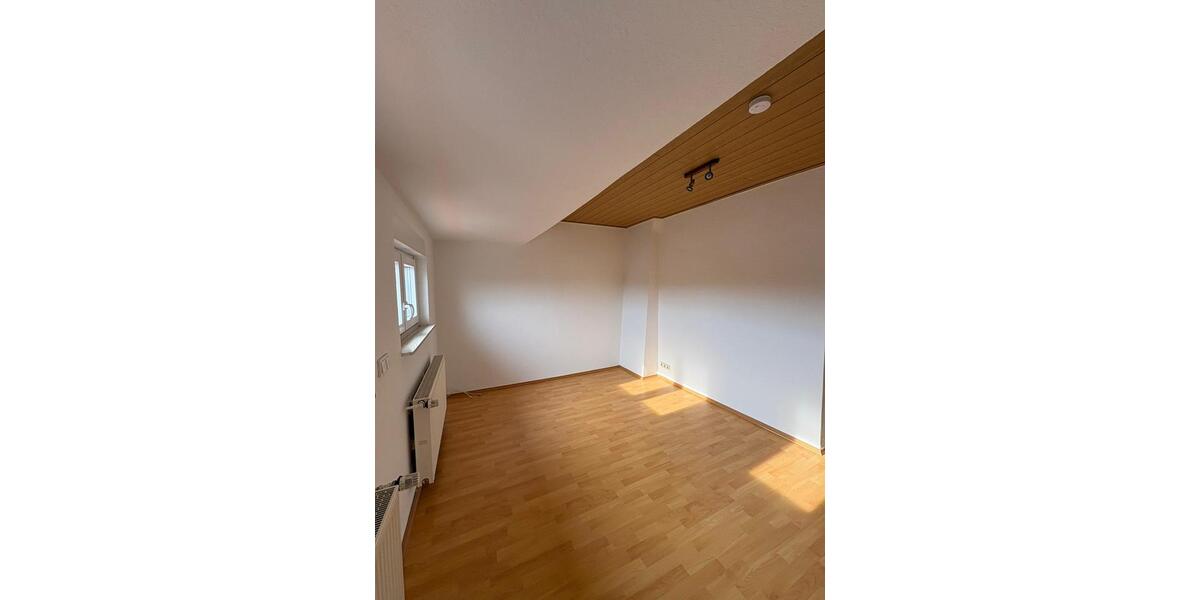 Etagenwohnung Nordenham - 2 Zimmer, 65 m&sup2;, 480&euro; | Angebot:26408221