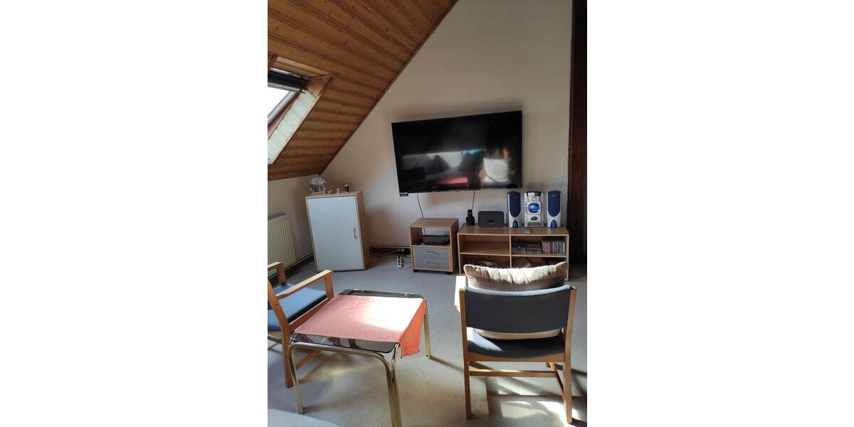 Dachgeschoßwohnung Nordenham - 2 Zimmer, 70 m&sup2;, 400&euro; | Angebot:26263962