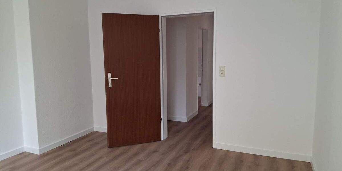 Etagenwohnung Bremerhaven Geestemünde - 3 Zimmer, 83 m&sup2;, 690&euro; | Angebot:25835196