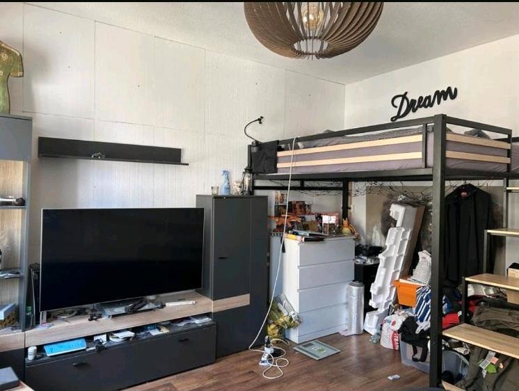 Etagenwohnung Bremerhaven Mitte - 5 Zimmer, 130 m&sup2;, 140.000&euro; | Angebot:27218440