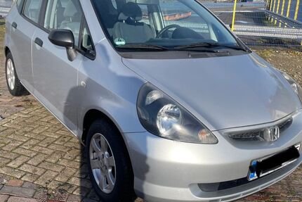 Honda Jazz 118.621 km 2.200 &euro; Bremerhaven 27578