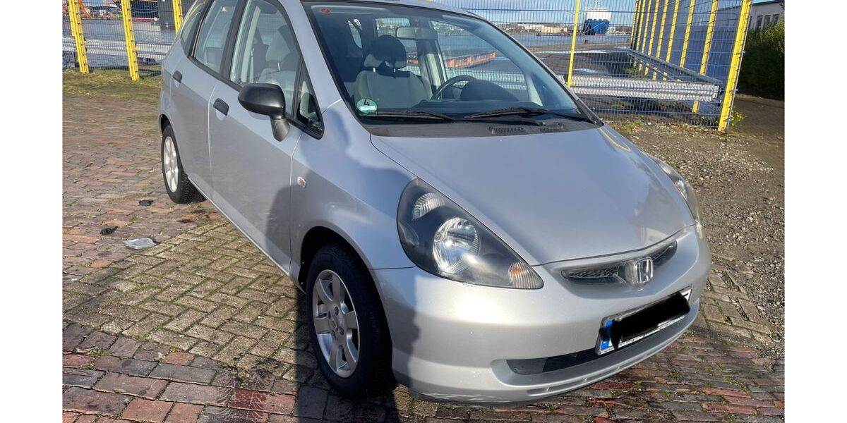 Honda Jazz 118.621 km 2.200 &euro; Bremerhaven 27578