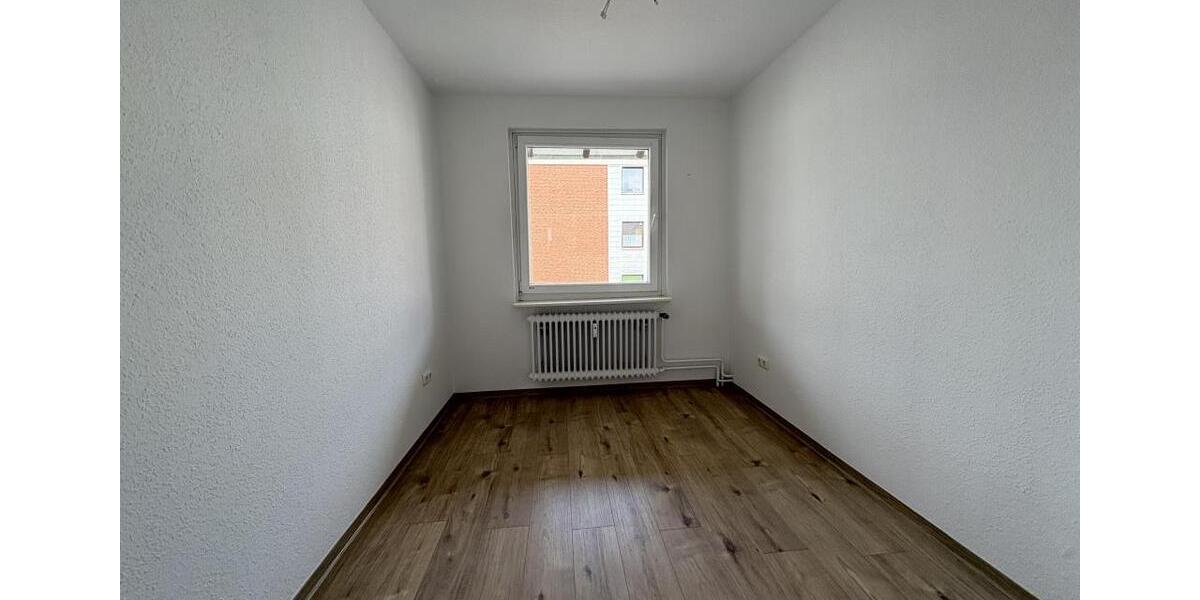 Etagenwohnung Bremerhaven - 4 Zimmer, 82 m&sup2;, 599&euro; | Angebot:26538671