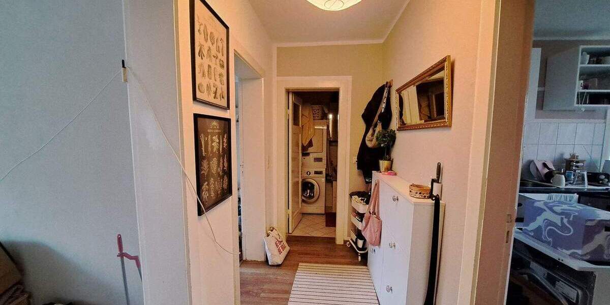 2-Zimmer-Wohnung mit großem Balkon gegenüber vom Leher-Bahnhof! 2 zimmer