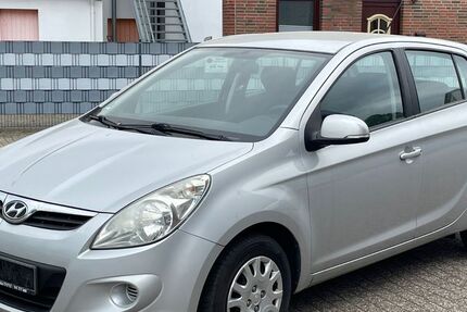 Hyundai i20 170.000 km 2.499 &euro; Stadland 26935