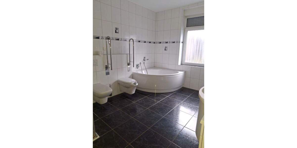 Etagenwohnung Bremerhaven Lehe - 3 Zimmer, 82 m&sup2;, 750&euro; | Angebot:25669771