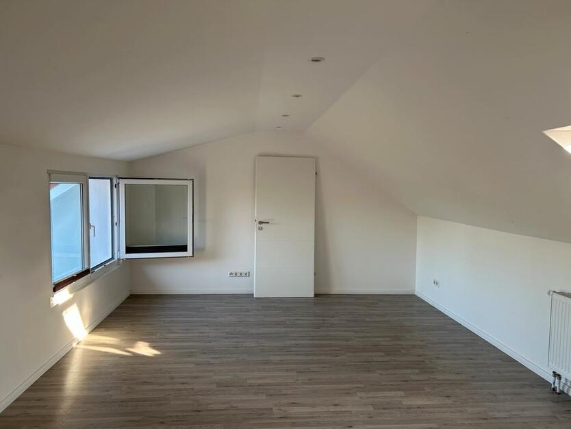 Moderne 3-Zimmer-Dachgeschoss-Wohnung in Langen