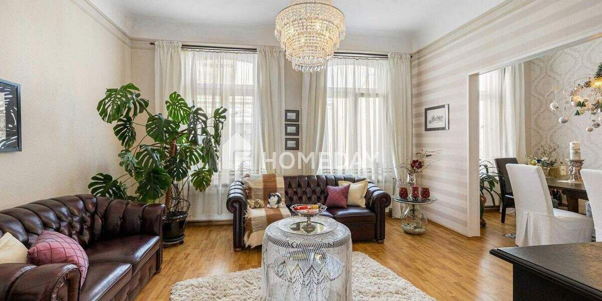 Schmuckstück mit Altbau-Charm mit praktischer Einliegerwohnung & Carports in zentraler Lage | Brake 7 zimmer