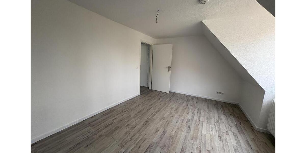 Dachgeschoßwohnung Bremerhaven Geestemünde - 3 Zimmer, 56 m&sup2;, 399&euro; | Angebot:24628490