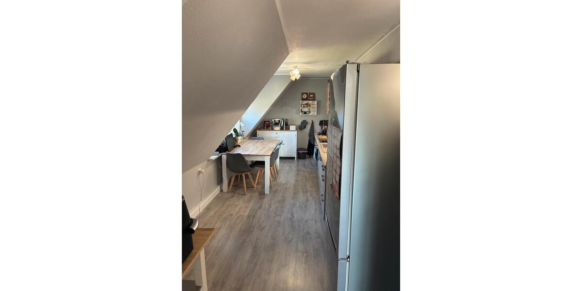 Dachgeschoßwohnung Bremerhaven Schiffdorferdamm - 3 Zimmer, 96 m&sup2;, 199.000&euro; | Angebot:25580552