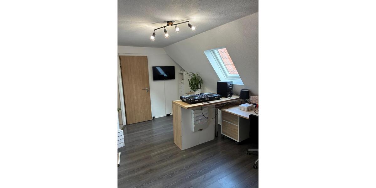 Dachgeschoßwohnung Bremerhaven Schiffdorferdamm - 3 Zimmer, 96 m&sup2;, 189.000&euro; | Angebot:25580552