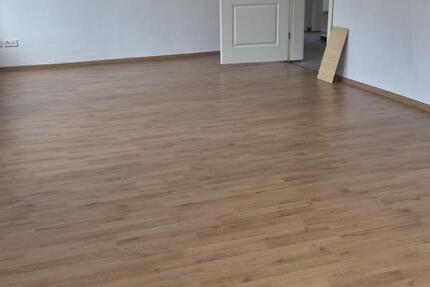 Wohnung Bremerhaven Geestemünde - 3 Zimmer, 90 m&sup2;, 650&euro; | Angebot:27642601