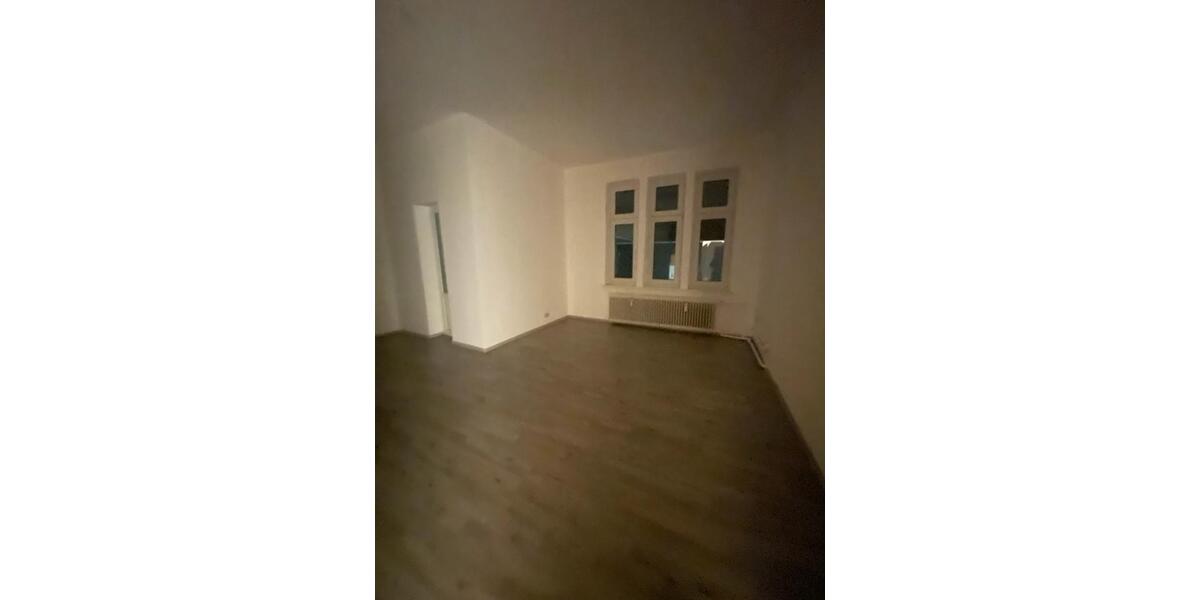 Etagenwohnung Nordenham - 5 Zimmer, 100 m&sup2;, 600&euro; | Angebot:25333417