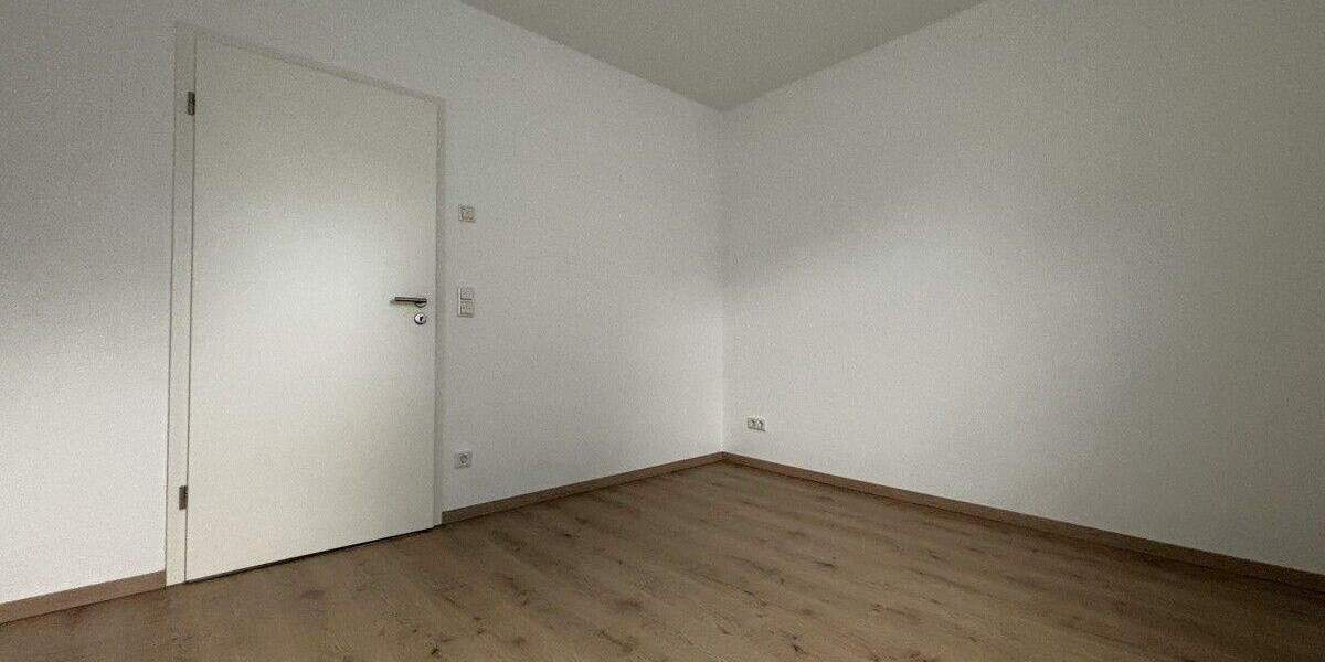 Etagenwohnung Bremerhaven Schiffdorferdamm - 3 Zimmer, 84 m&sup2;, 1.020&euro; | Angebot:25737098