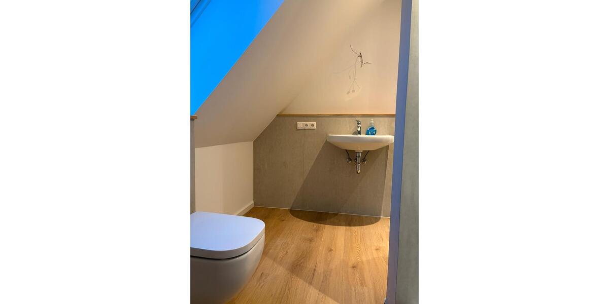 Dachgeschoßwohnung Bremerhaven Geestemünde - 2.5 Zimmer, 50 m&sup2;, 600&euro; | Angebot:25853122