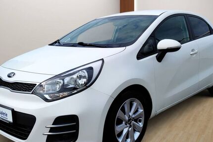 Kia Rio 64.000 km 8.990 € Bremerhaven 27568