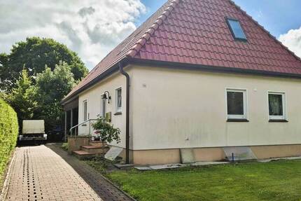 Großes, Saniertes Einfamilienhaus mit Garage in Butjadingen-Stollhamm