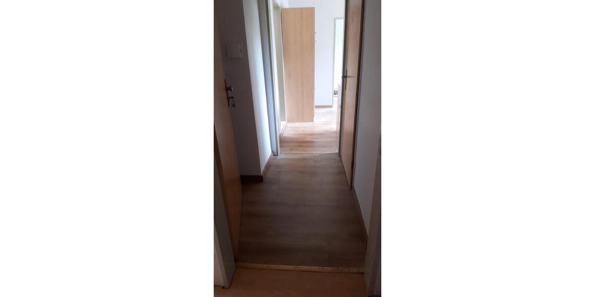 Erdgeschoßwohnung Nordenham - 8 Zimmer, 155 m&sup2;, 1.315&euro; | Angebot:26669473