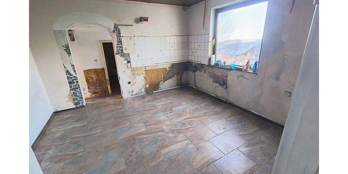 Mehrfamilienhaus, Wohnhaus Cappel Cappel - 6 Zimmer, 140 m&sup2;, 111.000&euro; | Angebot:24724360