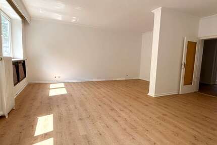 Wohnung Bremerhaven Mitte - 2 Zimmer, 80 m&sup2;, 540&euro; | Angebot:26855643