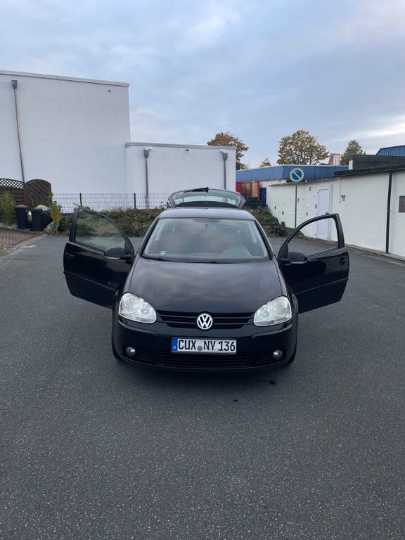 VW Golf 235.981 km 2.800 € Geestland 27607
