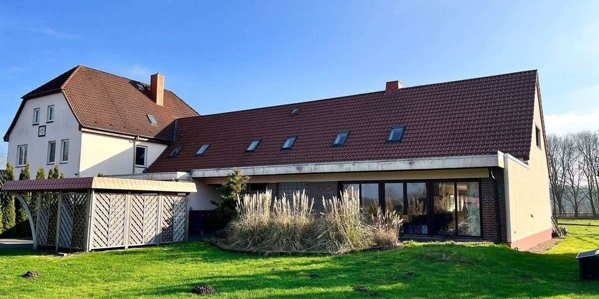 Etagenwohnung Schiffdorf - 6 Zimmer, 263 m&sup2;, 259.000&euro; | Angebot:25201939