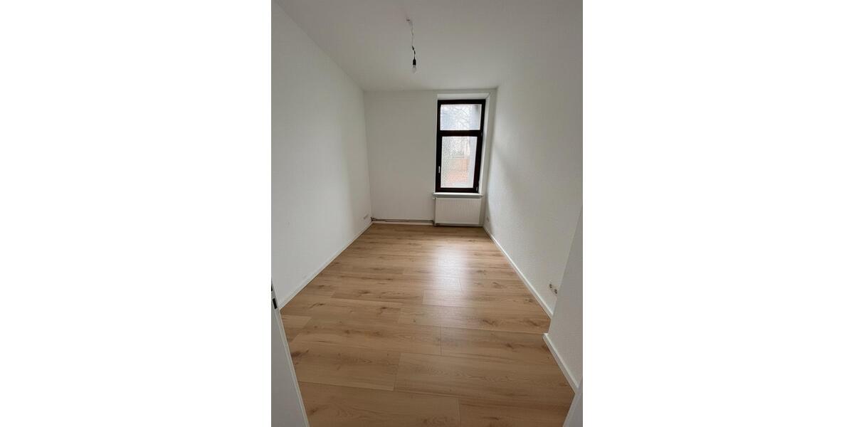 Erdgeschoßwohnung Bremerhaven Geestemünde - 4 Zimmer, 85 m&sup2;, 1.000&euro; | Angebot:25180324