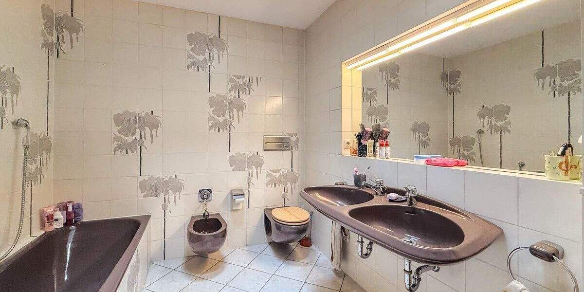 Einfamilienhaus Bremerhaven Lehe - 8 Zimmer, 258 m&sup2;, 399.000&euro; | Angebot:24967166