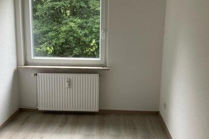 neuwertige, helle Wohnung zimmer