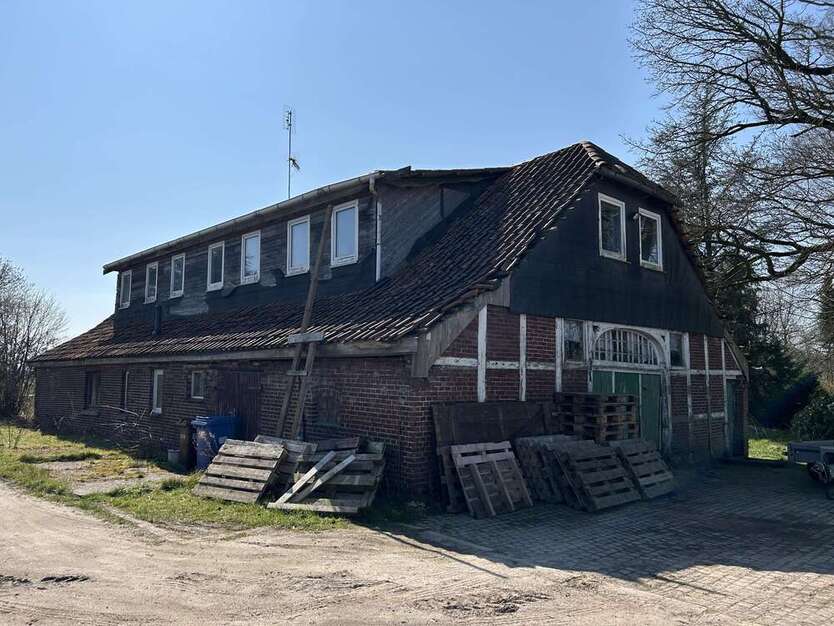 Haus zum Kaufen in Ovelgönne 129.000 € 307 m²