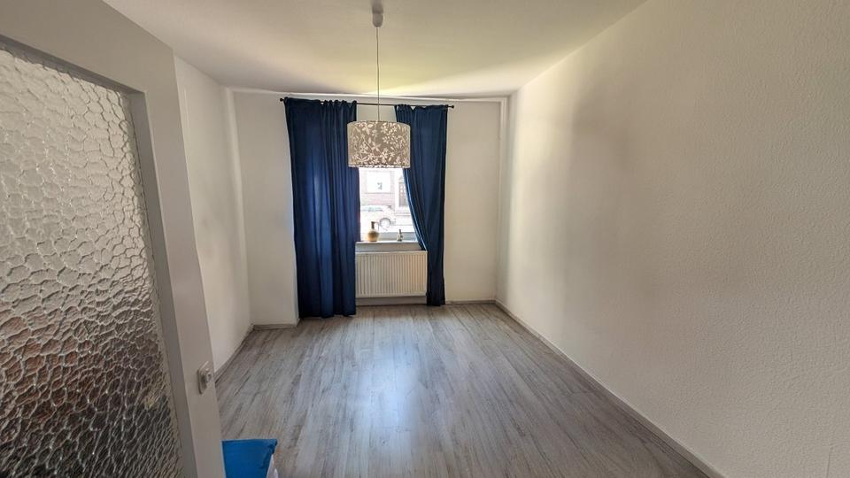 Erdgeschoßwohnung Bremerhaven Mitte - 2.5 Zimmer, 60 m&sup2;, 399&euro; | Angebot:26096121