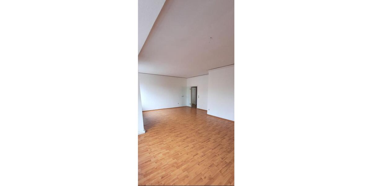 Etagenwohnung Bremerhaven Mitte - 4 Zimmer, 138 m&sup2;, 828&euro; | Angebot:22093029