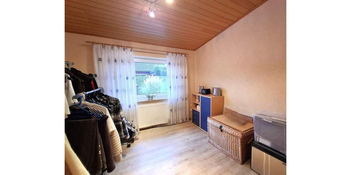 Perfekt für die Familie! Schicker 5-Zimmer-Bungalow mit gehobener Ausstattung in ruhiger Lage 5 zimmer