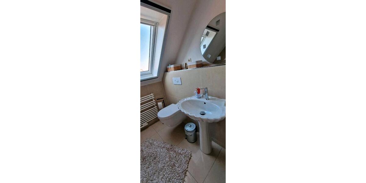 Dachgeschoßwohnung Bremerhaven Lehe - 3 Zimmer, 64 m&sup2;, 800&euro; | Angebot:25933046