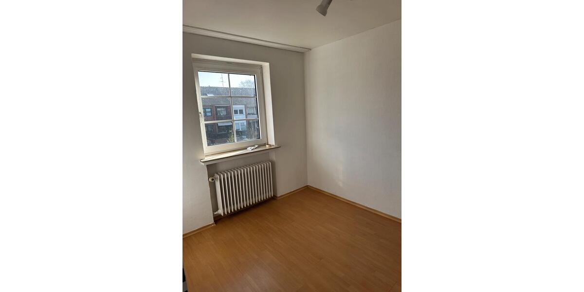 Reihenhaus Bremerhaven Schiffdorferdamm - 5 Zimmer, 130 m&sup2;, 250.000&euro; | Angebot:26112105