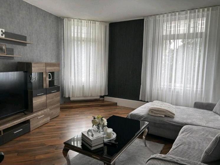 Etagenwohnung Bremerhaven Mitte - 5 Zimmer, 130 m&sup2;, 140.000&euro; | Angebot:27218440