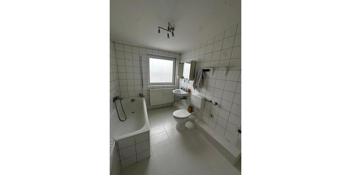 Dachgeschoßwohnung Bremerhaven Mitte - 4 Zimmer, 94 m&sup2;, 129.000&euro; | Angebot:26588513