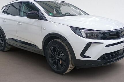 Opel Grandland (X) 4.940 km 26.990 € Wilhelmshaven 26389
