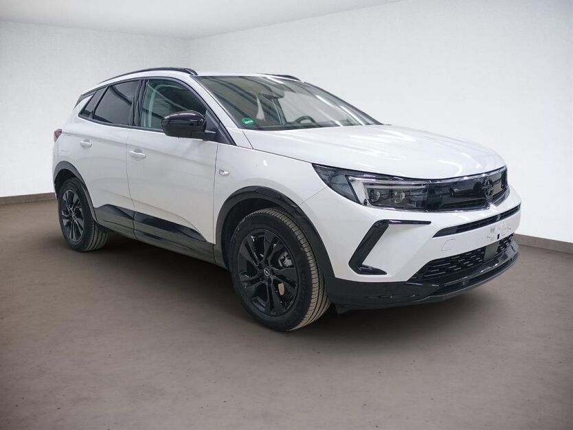 Opel Grandland (X) 4.940 km 26.990 € Wilhelmshaven 26389