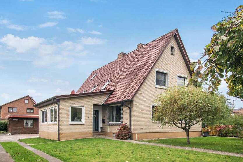 Haus zum Kaufen in Schiffdorf 327.000 € 210 m²