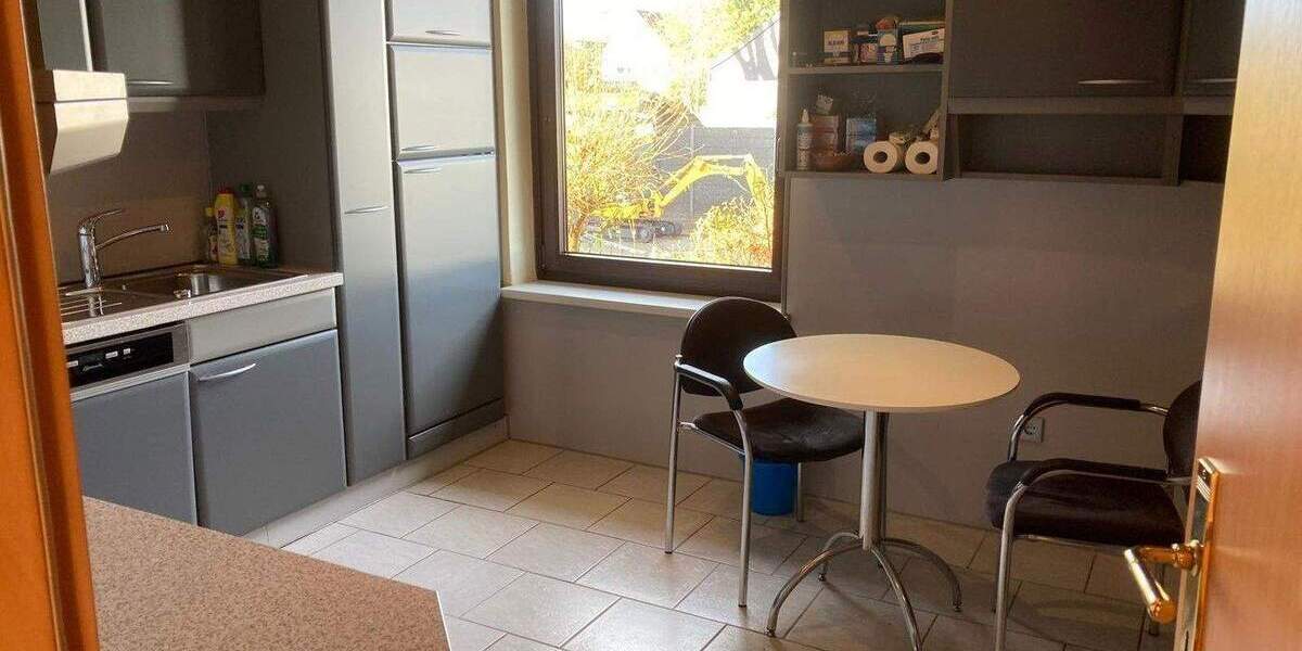 ruhig gelegener Bungalow mit Vollkeller, großer Garage und Gartenhaus 3 zimmer