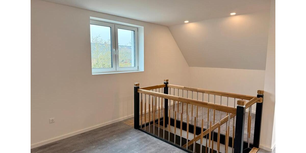 Dachgeschoßwohnung Loxstedt - 2.5 Zimmer, 94 m&sup2;, 1.025&euro; | Angebot:25434105